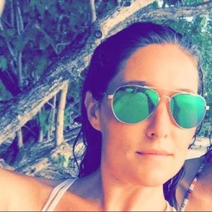 Meet your Posher, Janelle